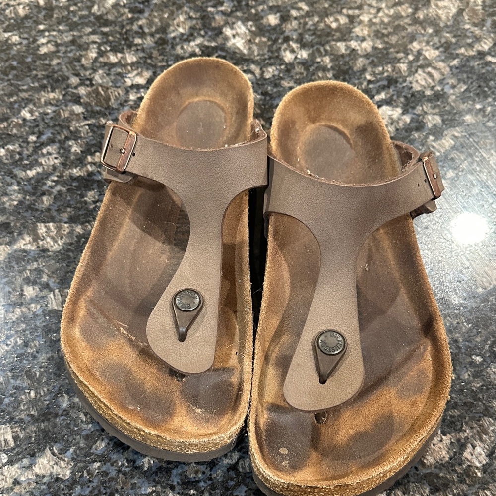 Birkenstock L9 M7 Gizeh brown sandals flip flops